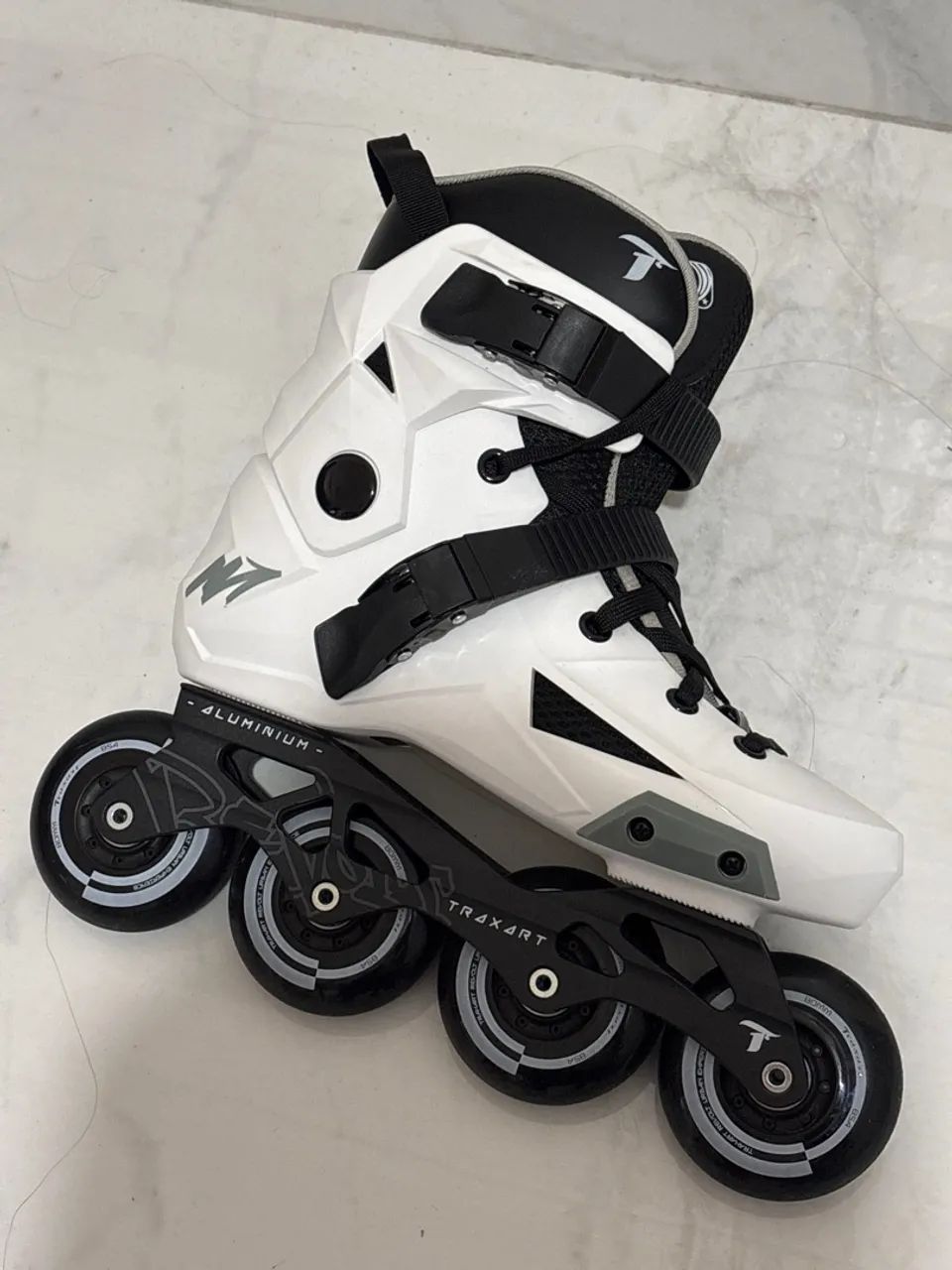Patins Traxart Revolt usado 3 vezes - 38/39 - Foto 2
