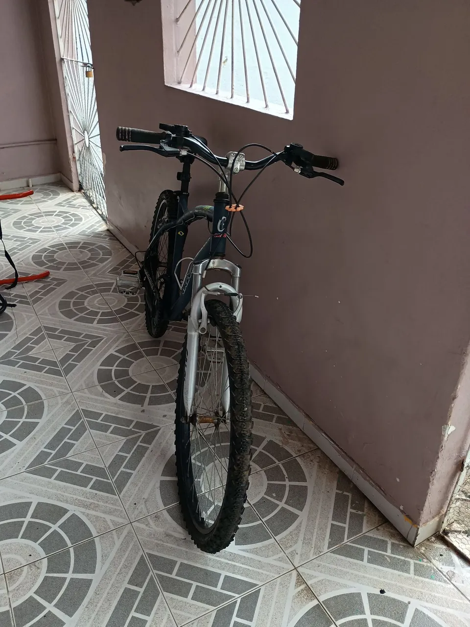 Caloi city com suporte de transporte