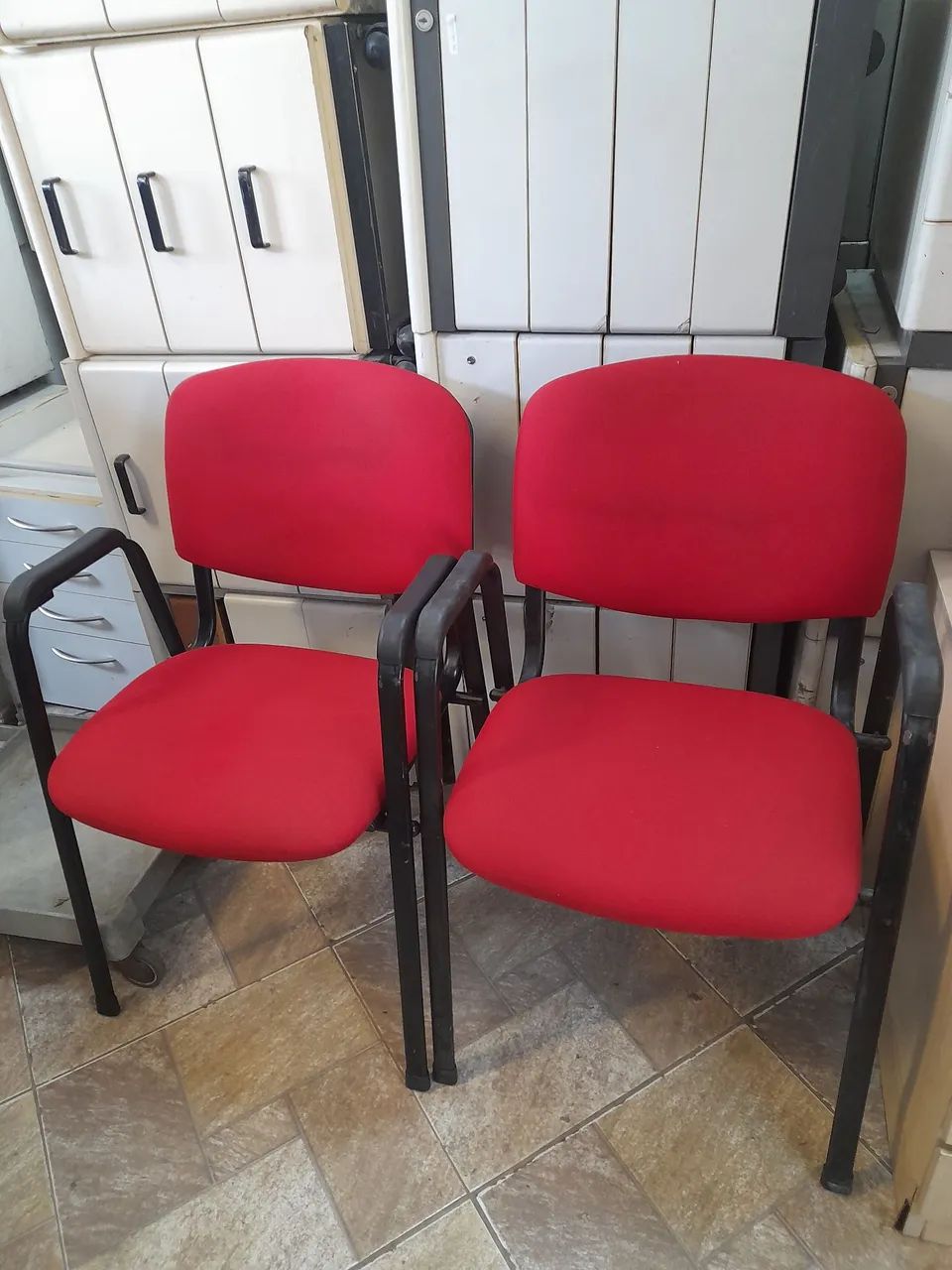 Poltronas fixa para atendimento- usado 