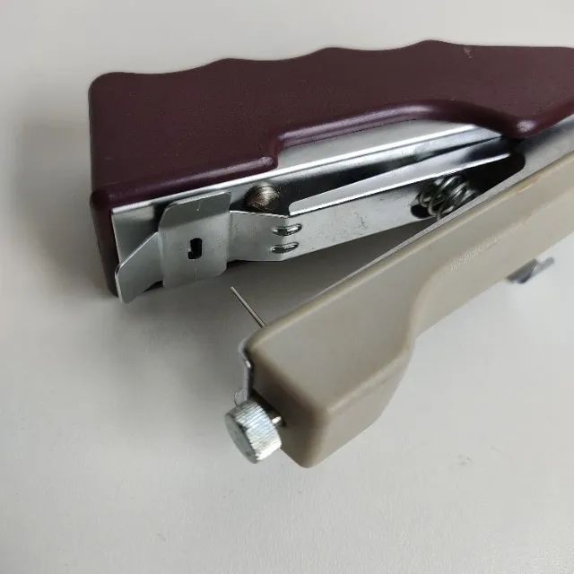 Mini maquina costura de mão singer vintage antiga coleção (usado) - Foto 5