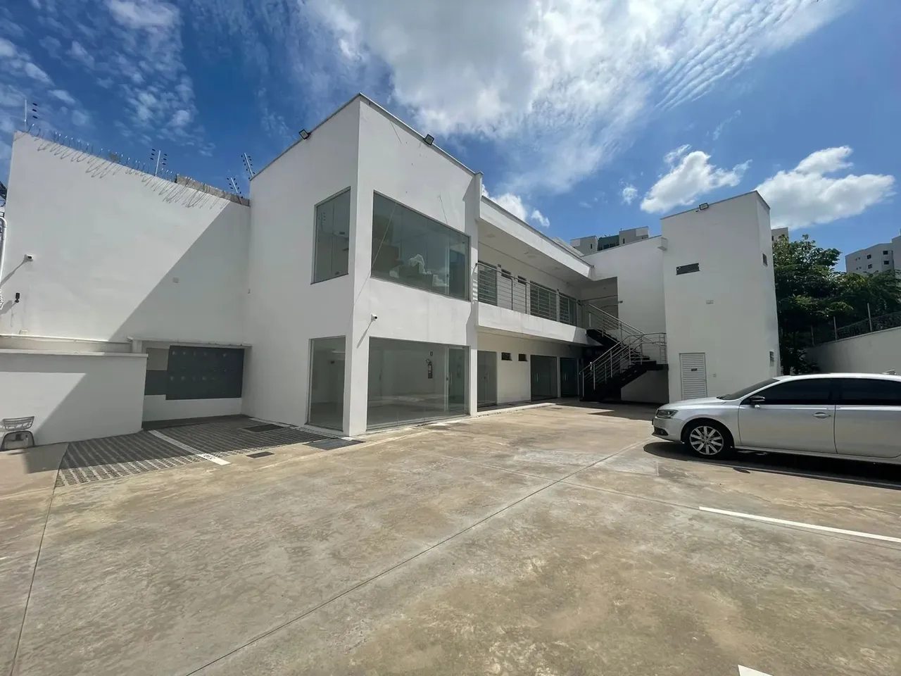 Sala comercial 20m² e 30m² - Localizado no São Francisco/Adrianópolis