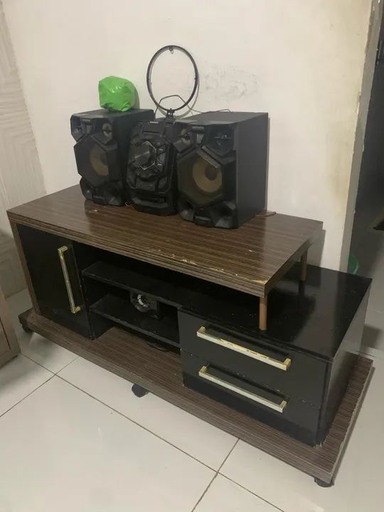 Rack para TV com 3 gavetas