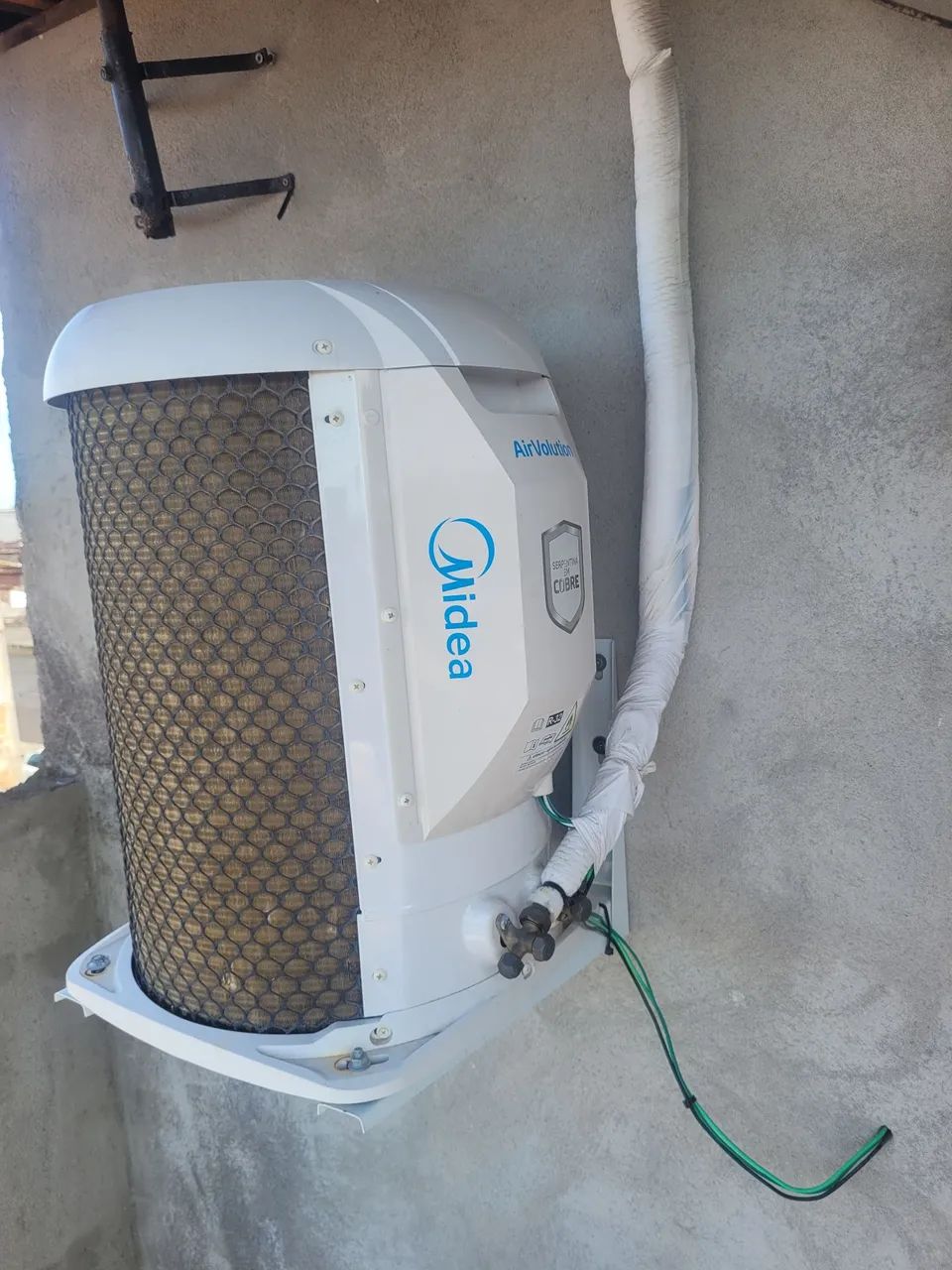 Ar Condicionado Midea Split convencional 9000btus- com pouco tempo de uso