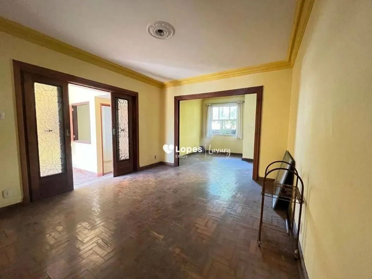 Excelente casa duplex 5 quartos, área externa, vaga - Foto 3