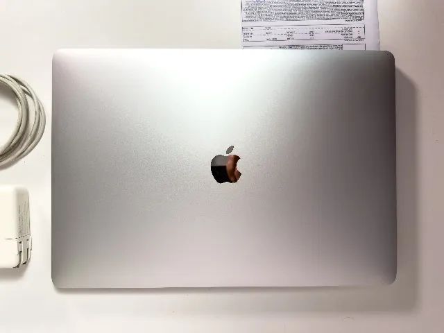 MacBook Pro 15 2017, quadcore i7 2,8 GHz Intel com topcase e