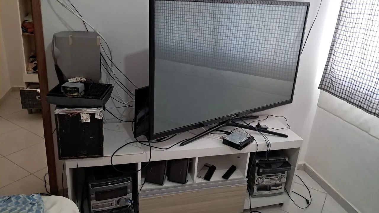 Rack para TV com excelente espaço para organização - Foto 2