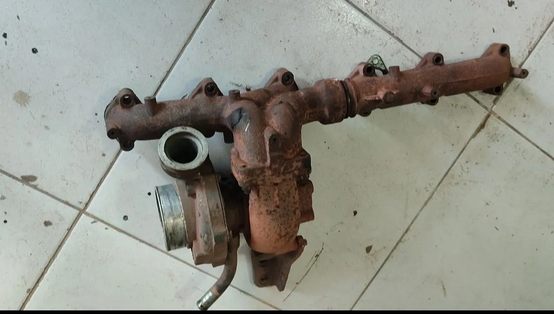 Coletor de Escape + Turbo para Caminhão