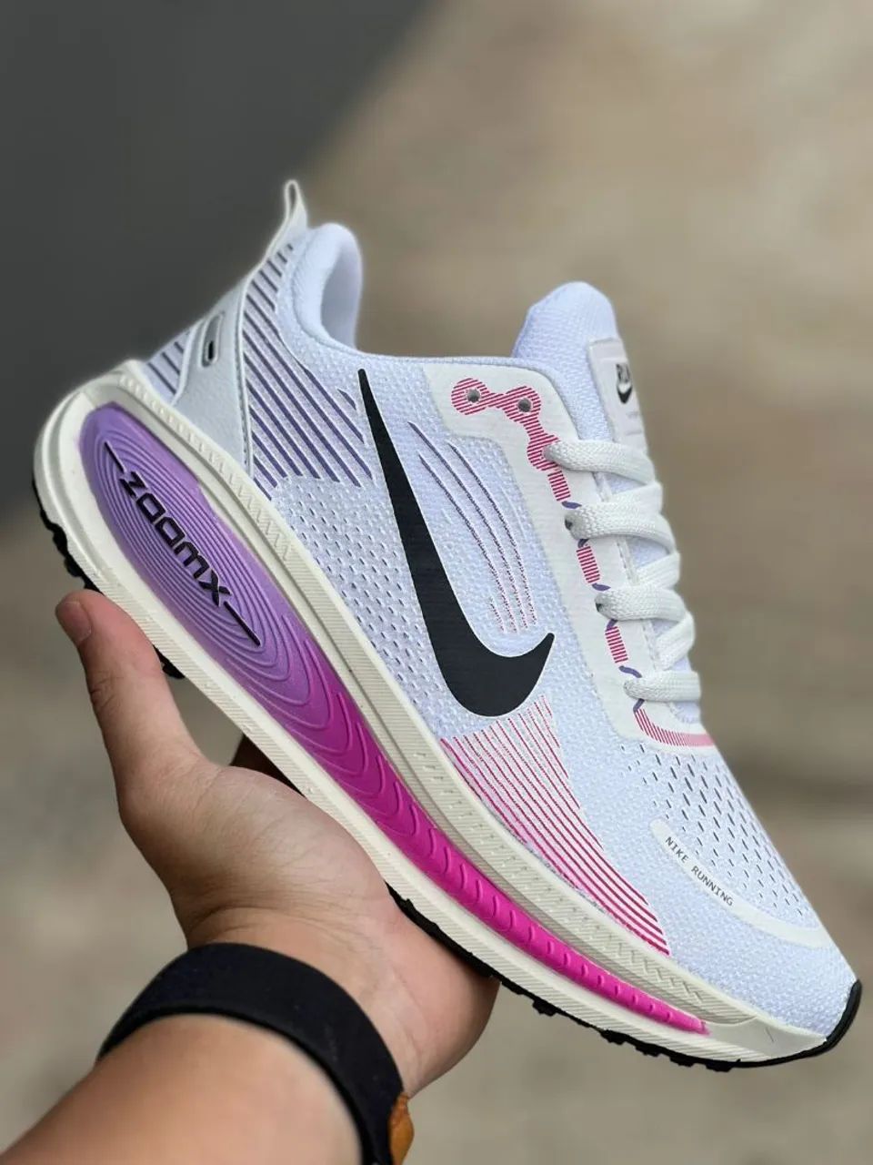 Tênis Nike ZoomX Pro Runner - Amortecimento Máximo - Edição Vivid White Pro
