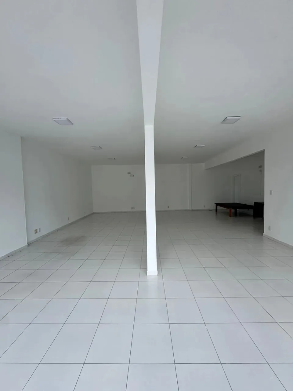SALA COMERCIAL - TÉRREA - 91 M² - CENTRO - CAMBORIÚ/SC