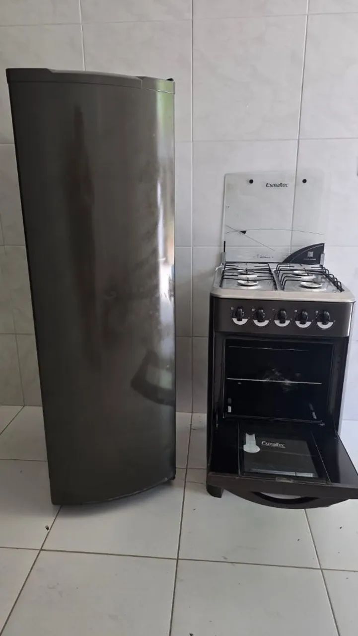 Geladeira e fogão 