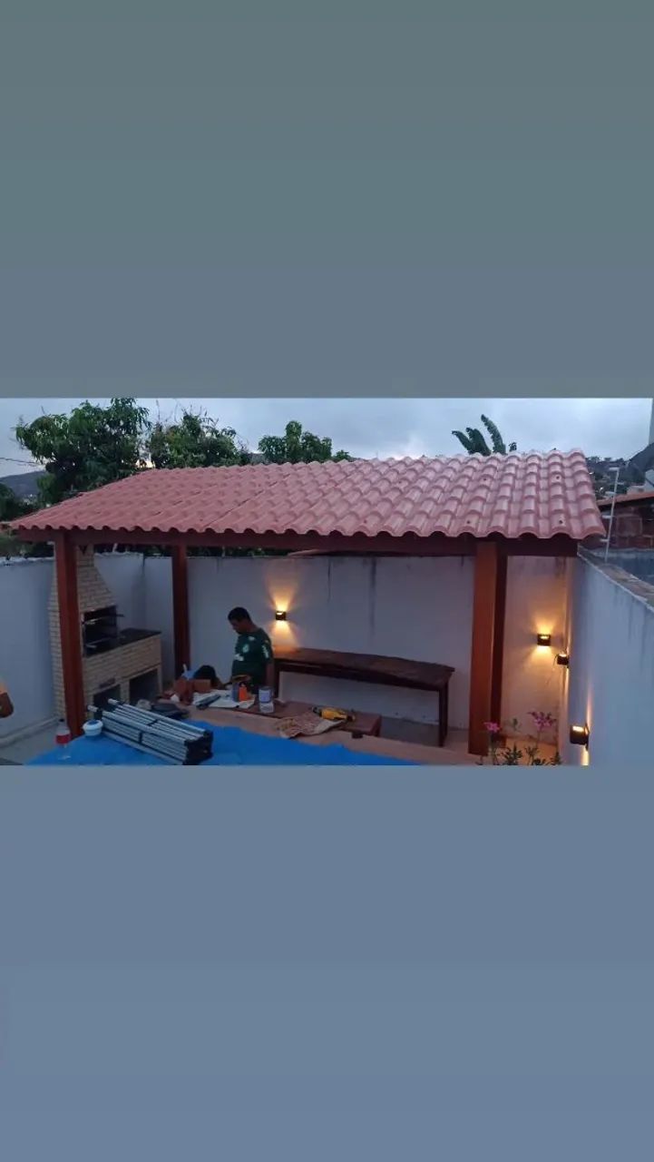 Cobertas, pergolados, decks... Em madeira maciça.
