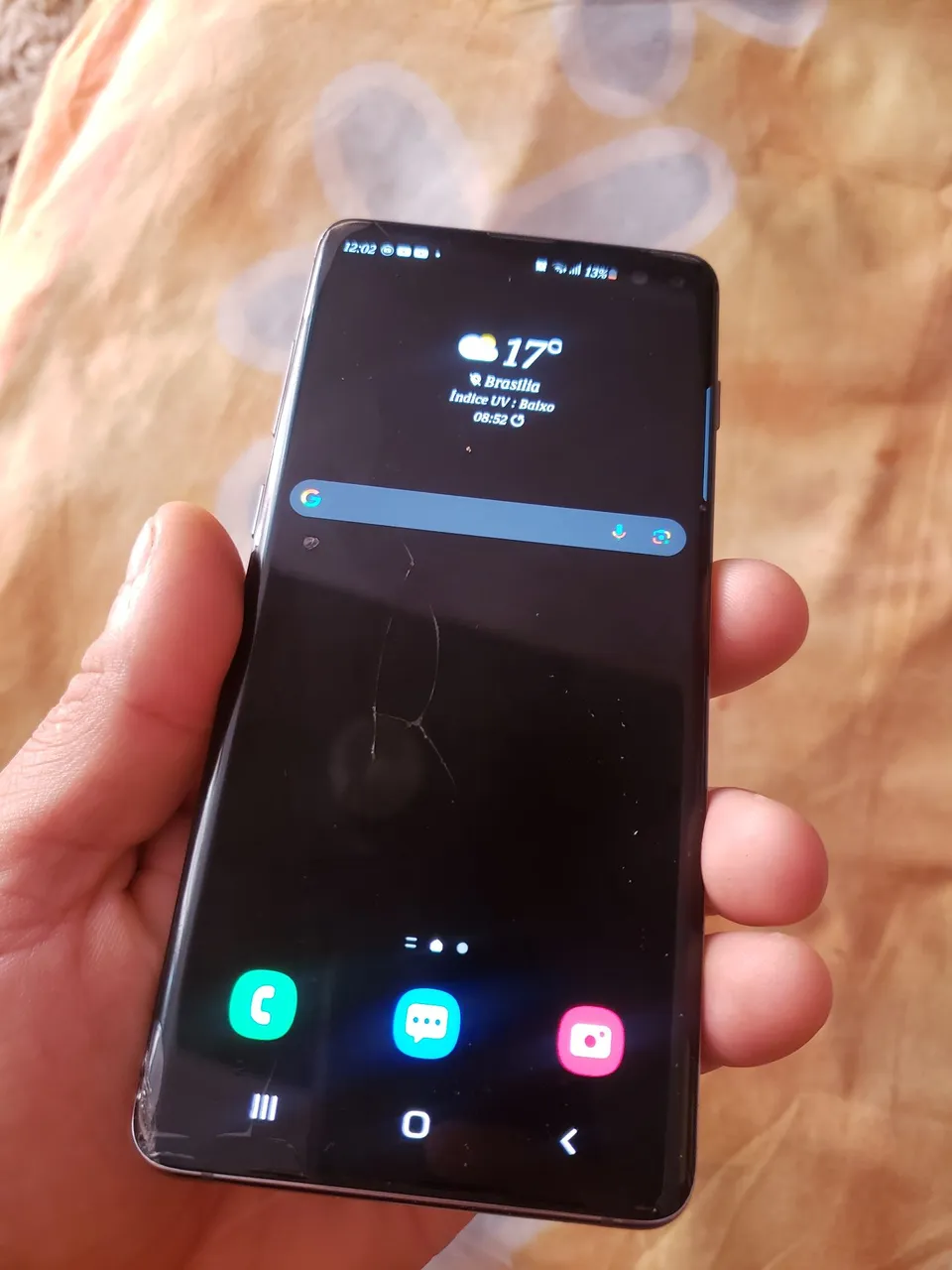Samsung S10 plus com aparelho em ótima situação pronto para ser usada