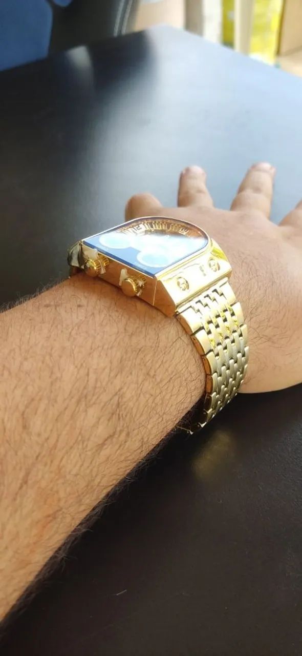 Relógio de pulso dourado - Foto 3