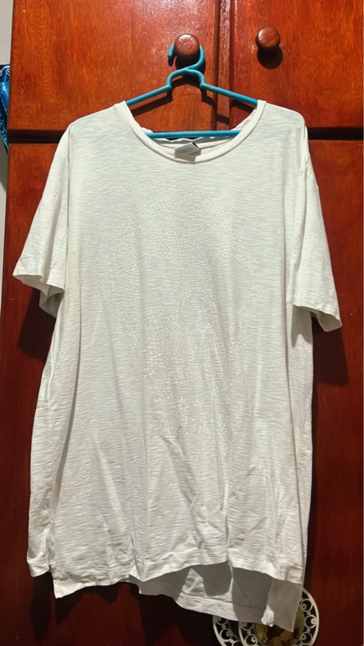 Camiseta Zara branca soltinha