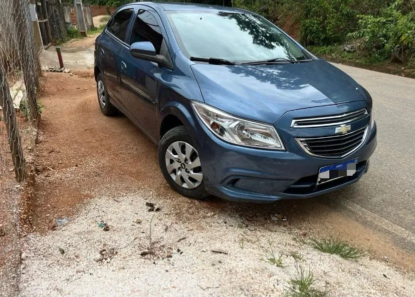 Vendo Onix 2015- Parcelo em ate 60x