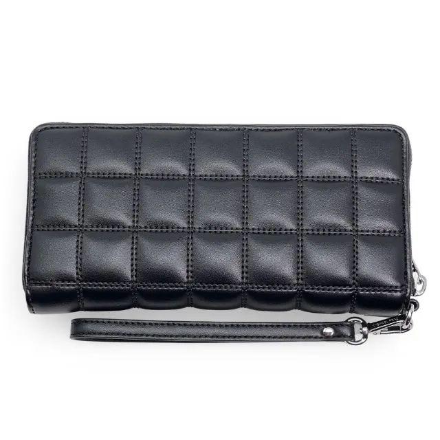 Michael Kors - Carteira Grande Acolchoada de couro Vegano com zíper Continental - Preta - Foto 4