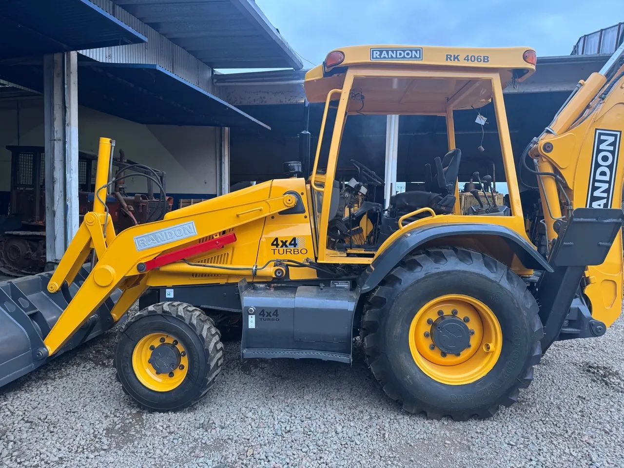 RETROESCAVADEIRA RANDON RK406B - Foto 4