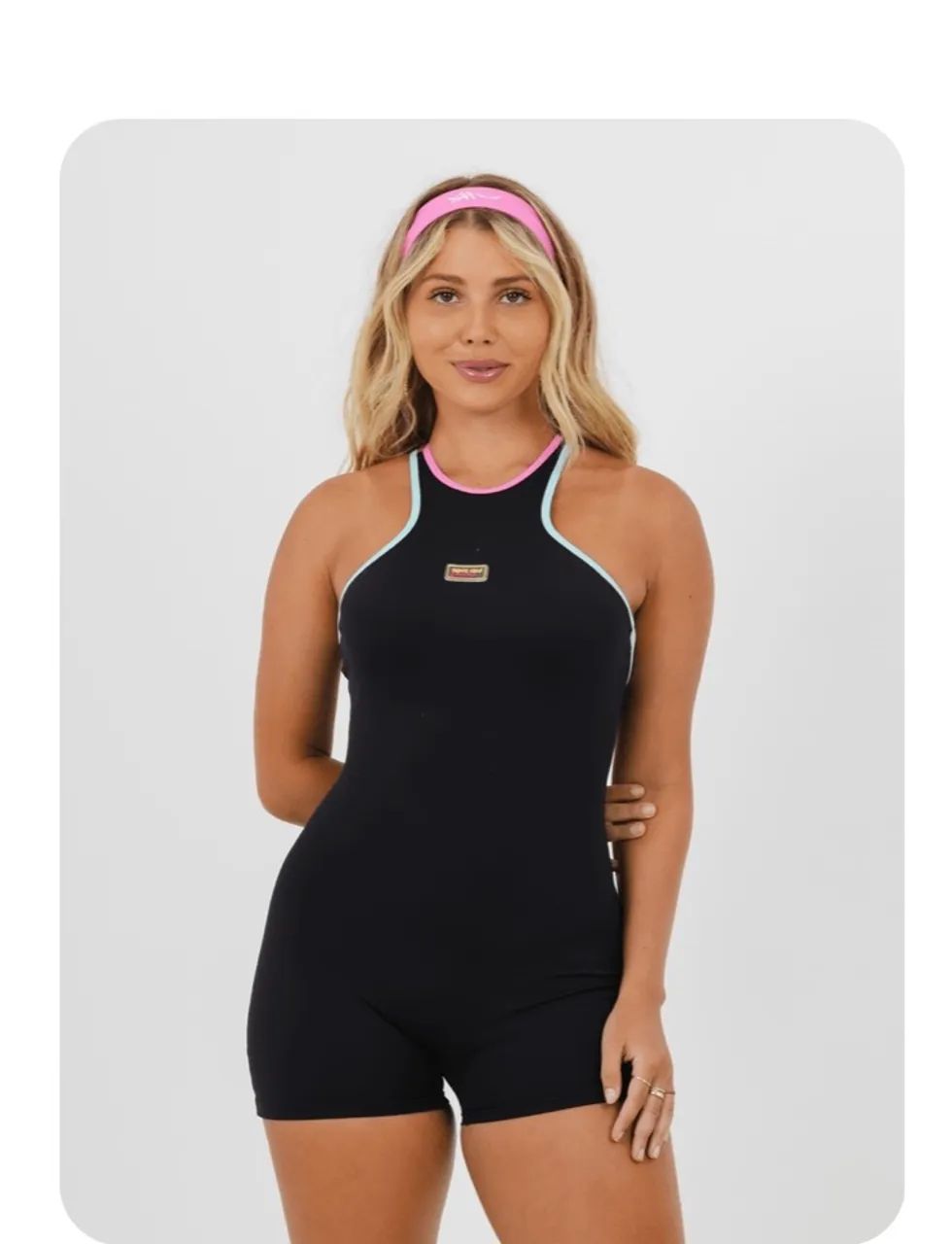 Macacão Esportivo Feminino Preto com Detalhes Coloridos