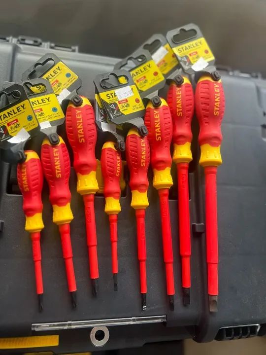 Jogo de Chave de Fenda e Phillips Isolada 1000V VDE 8 Peças Stanley