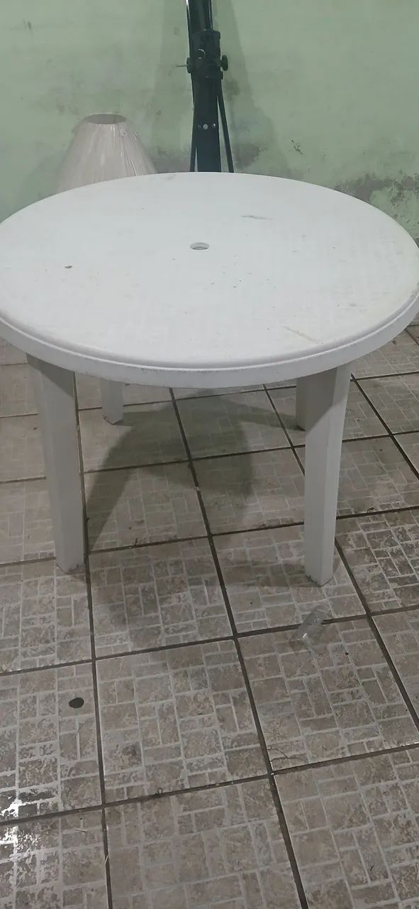 Mesa redonda de plástico 