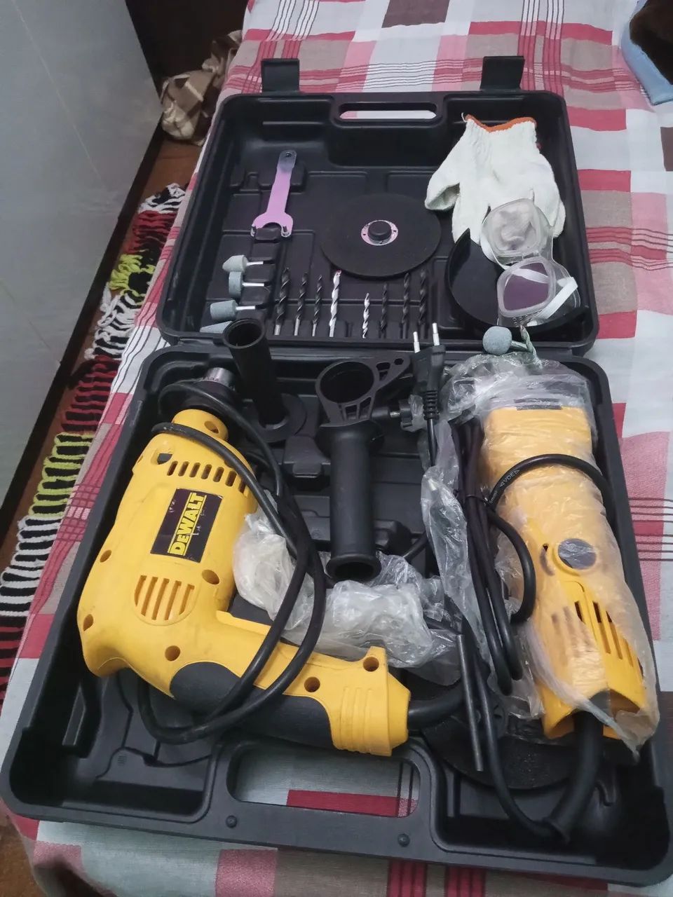 Maleta de ferramentas com furadeira completa 64840847178242120