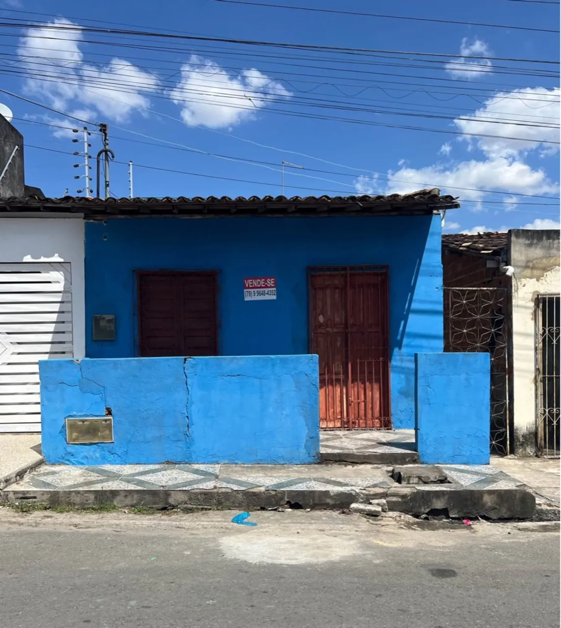 Vende-se uma Casa