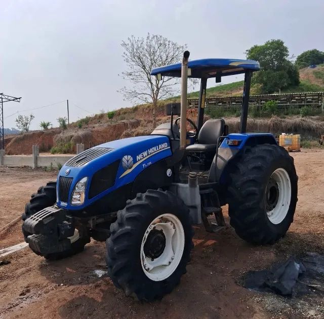Trator new holland 