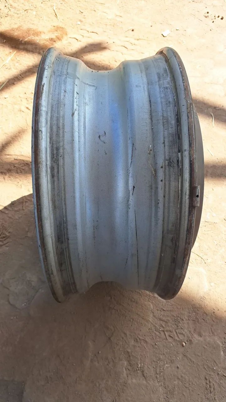 Roda de caminhão aro 22,5 X 8,25 - Foto 4