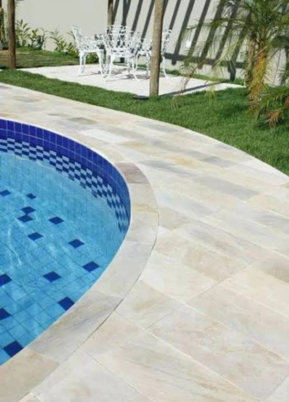 Piso para área de piscina - Elegância e Durabilidade