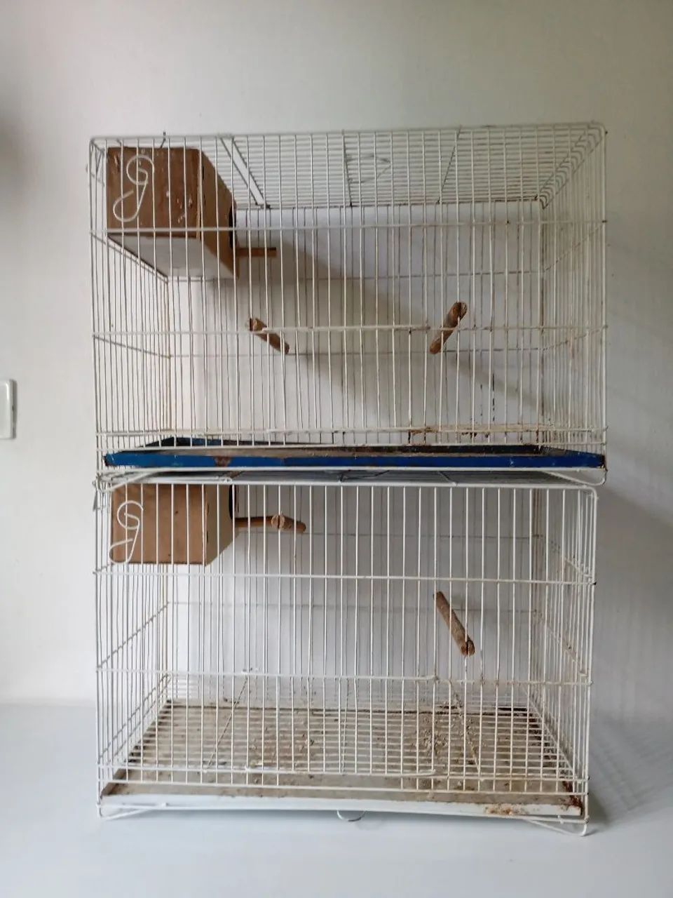 Gaiola para pássaros usada