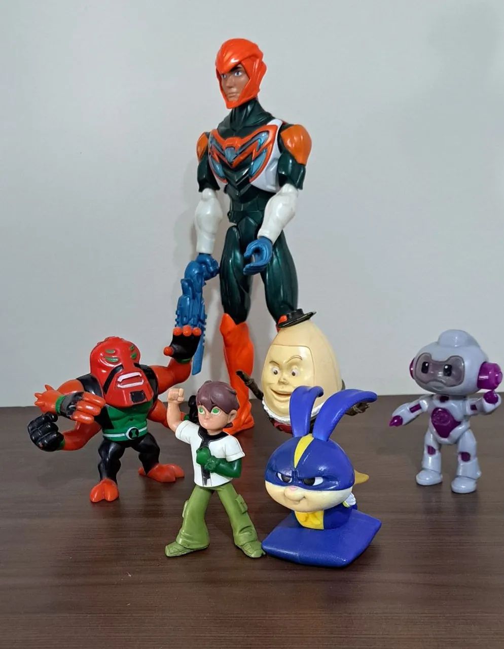 Brinquedos Ben 10 - Personagens Diversos