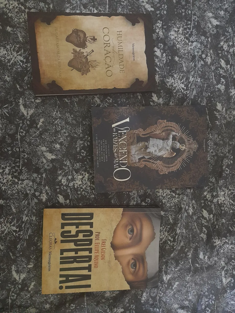 Livros Religiosos da editora Mensageiros do Frei Gilson