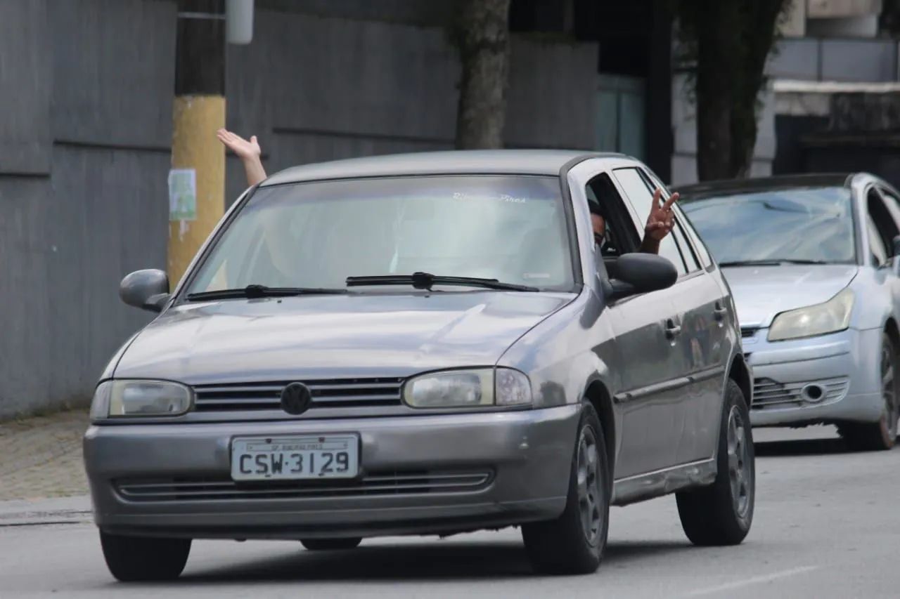 Volkswagen Gol GOL 1000 MI 16V/ OURO  2P 1998