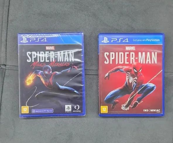 Kit 2 jogos Spiderman PS4