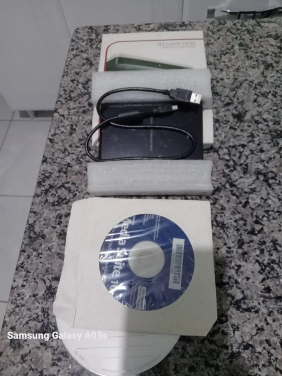 GRAVADORA LG DE CDs E DVDs, COM 41 DVDS E CD - Foto 2