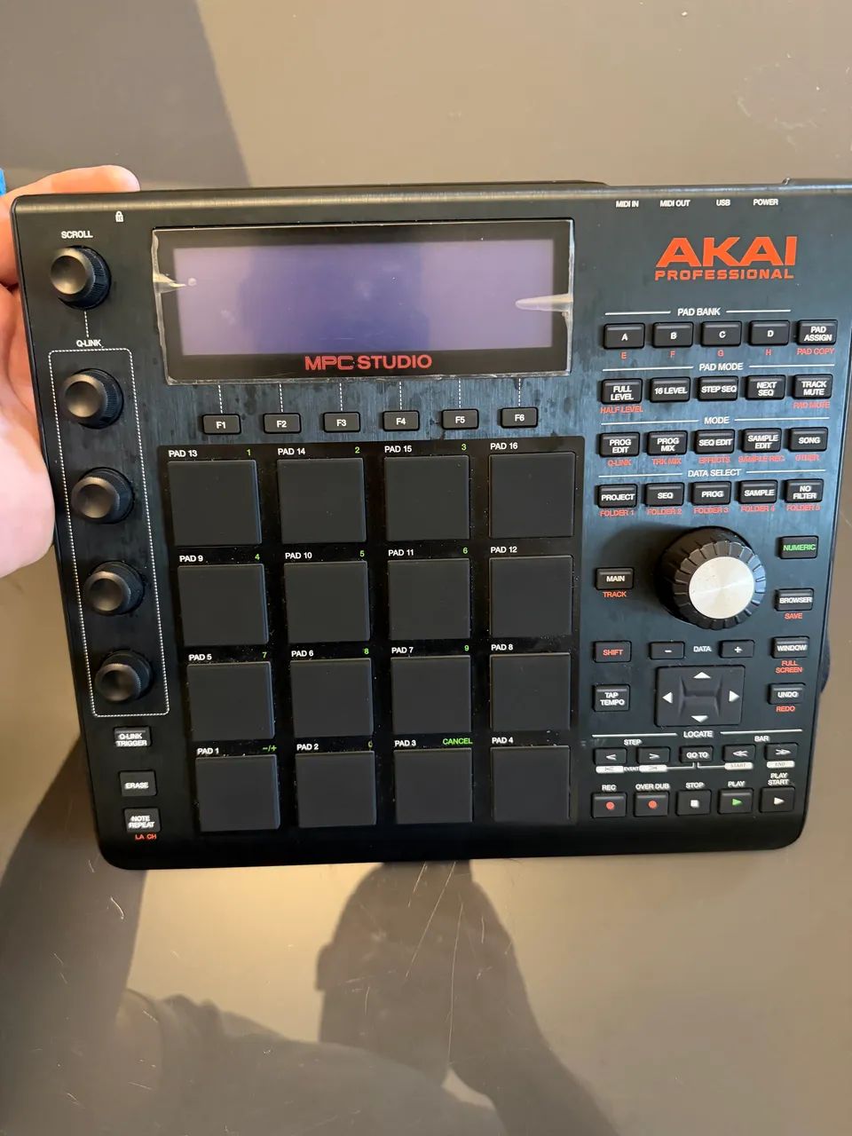 Mpc Studio Black Akai