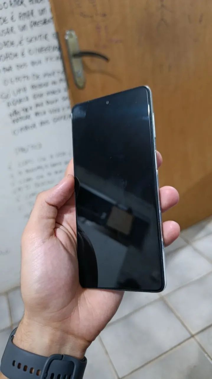 Samsung M52 5G com caixa (linhas na tela)
