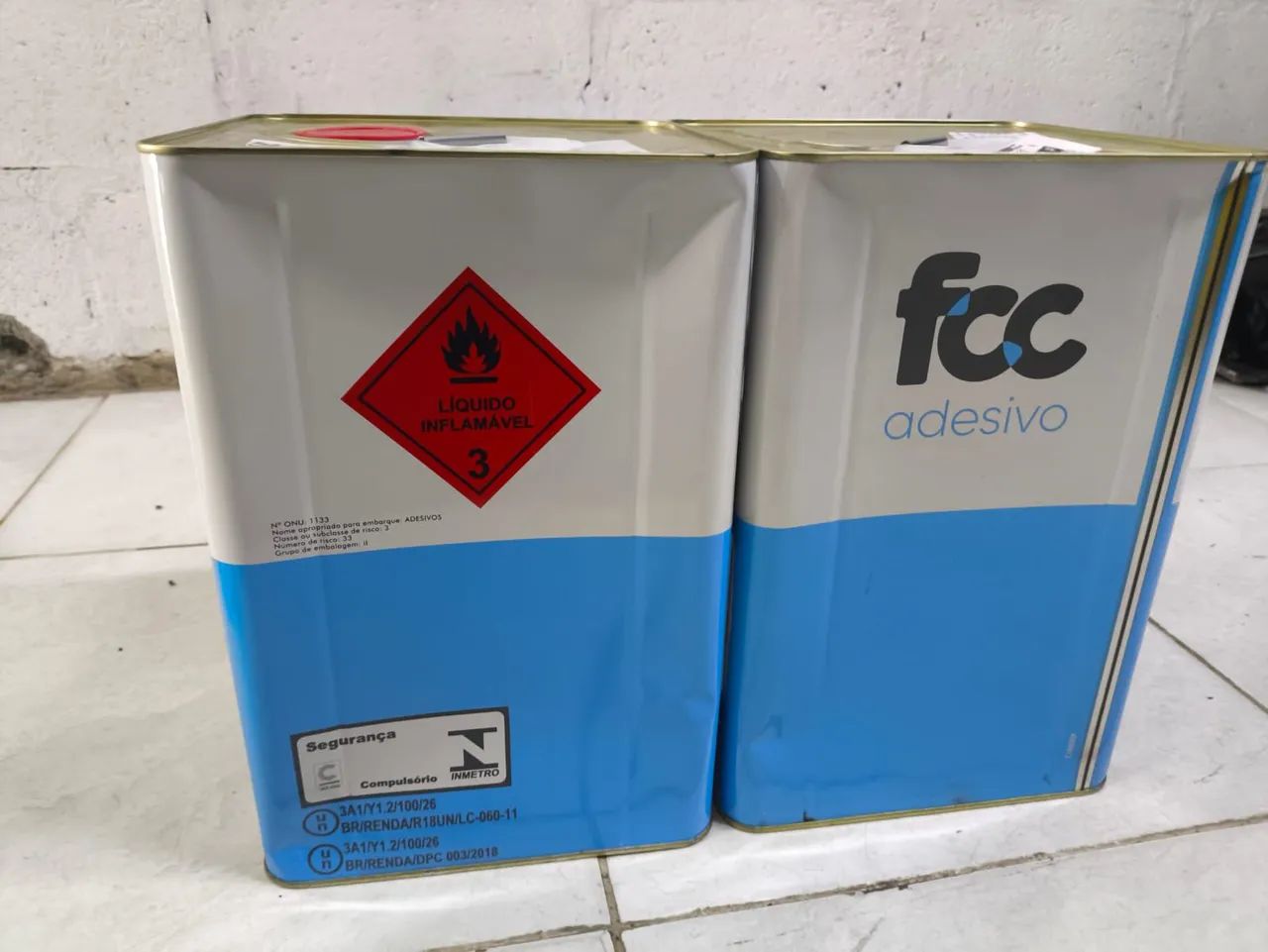 Latão de Cola Adesiva de contato - 14 Kg. Cola de contato para sapateiros, manutenção, etc - Foto 4