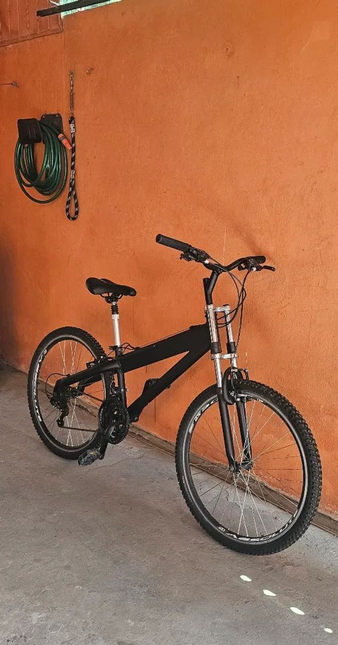 Bicicleta aro 26 recém restaurada+Suporte para carro. - Foto 2