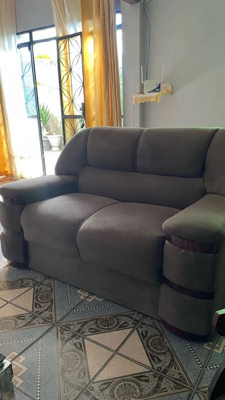 Conjunto de sofá 2 e 3 lugares + uma mesa de centro  - Foto 2