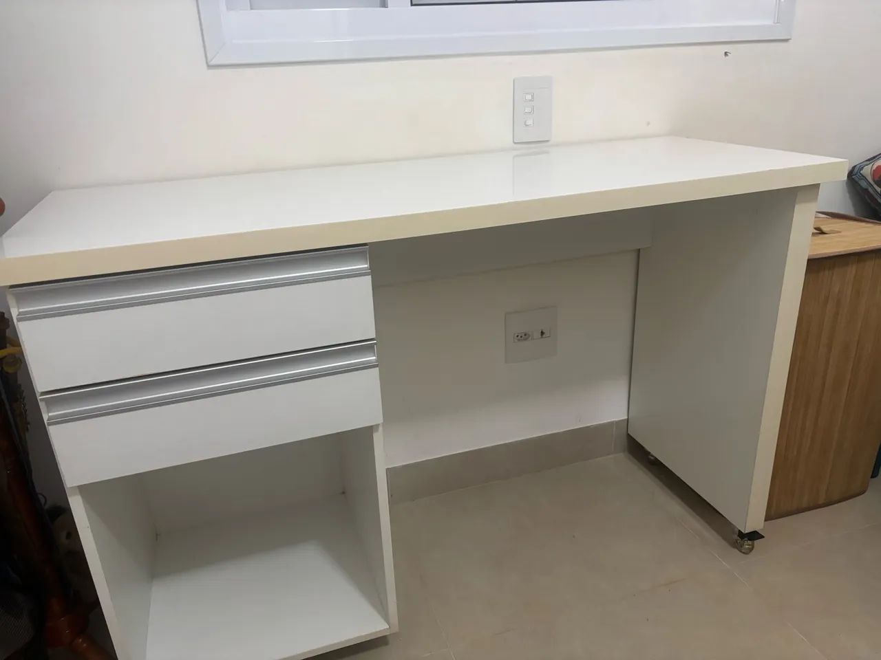 Vendo escrivaninha em  otimo estado  - Foto 3
