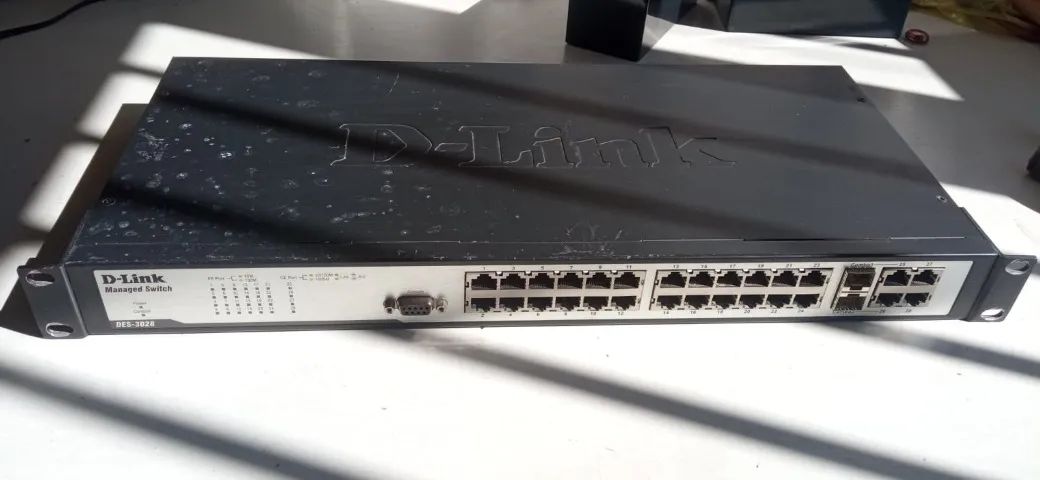 switch d link des 3028 com 28 portas usado  - Foto 3