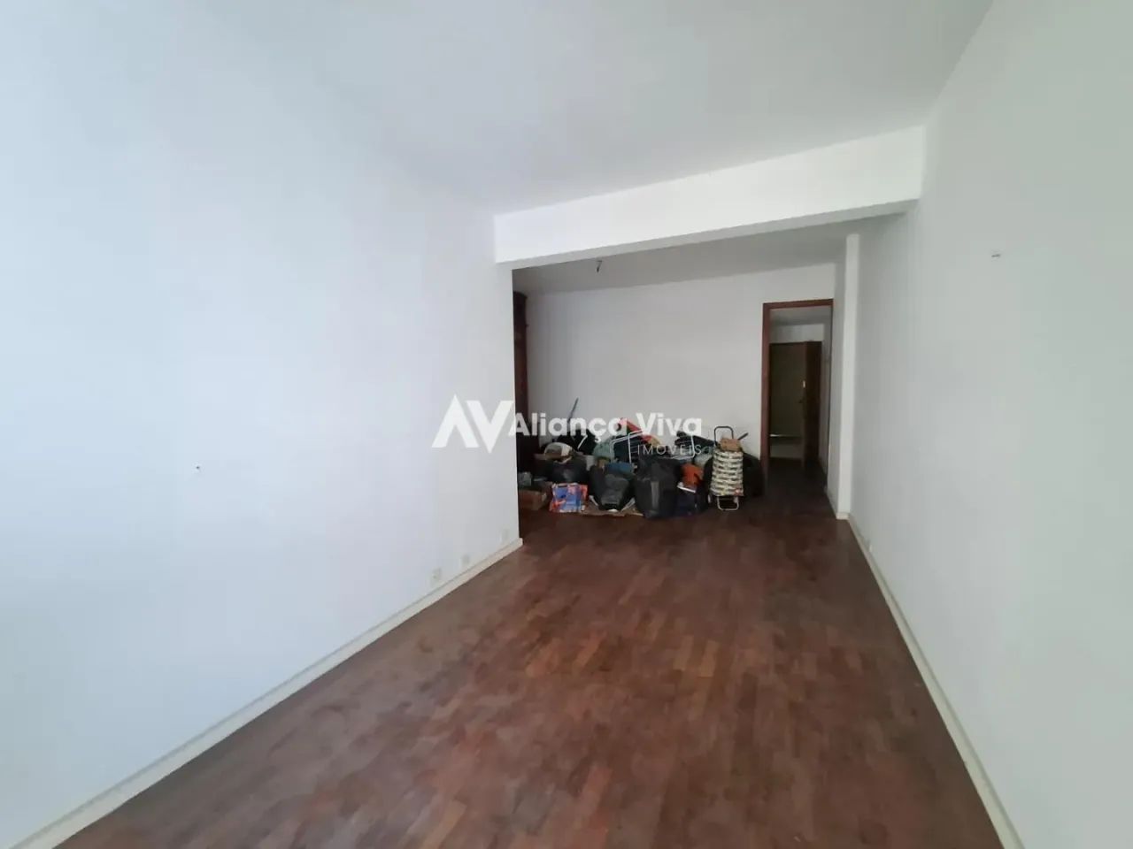 Laranjeiras | Apartamento 4 quartos, sendo 1 suite - Foto 2