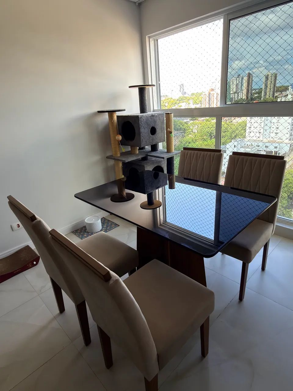 FOUR-SEATER TABLE64962149728770123