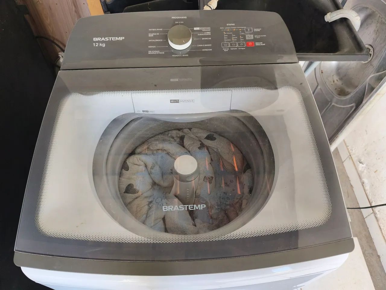 Máquina de lavar roupas 