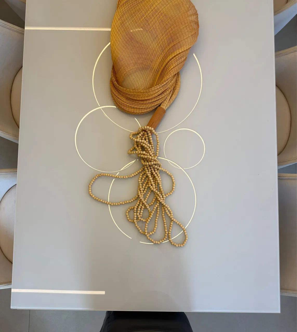 Jogo de Mesa e cadeiras de Jantar Sofisticada e Atemporal  - Foto 2