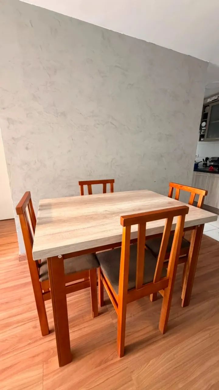 Mesa Retangular Completa + Cadeiras em Madeira Maciça (Impecável) - Foto 3