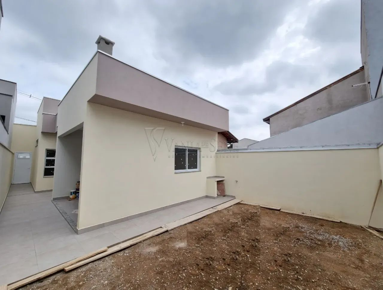 Casa à Venda com Suíte e Área Gourmet - Foto 2