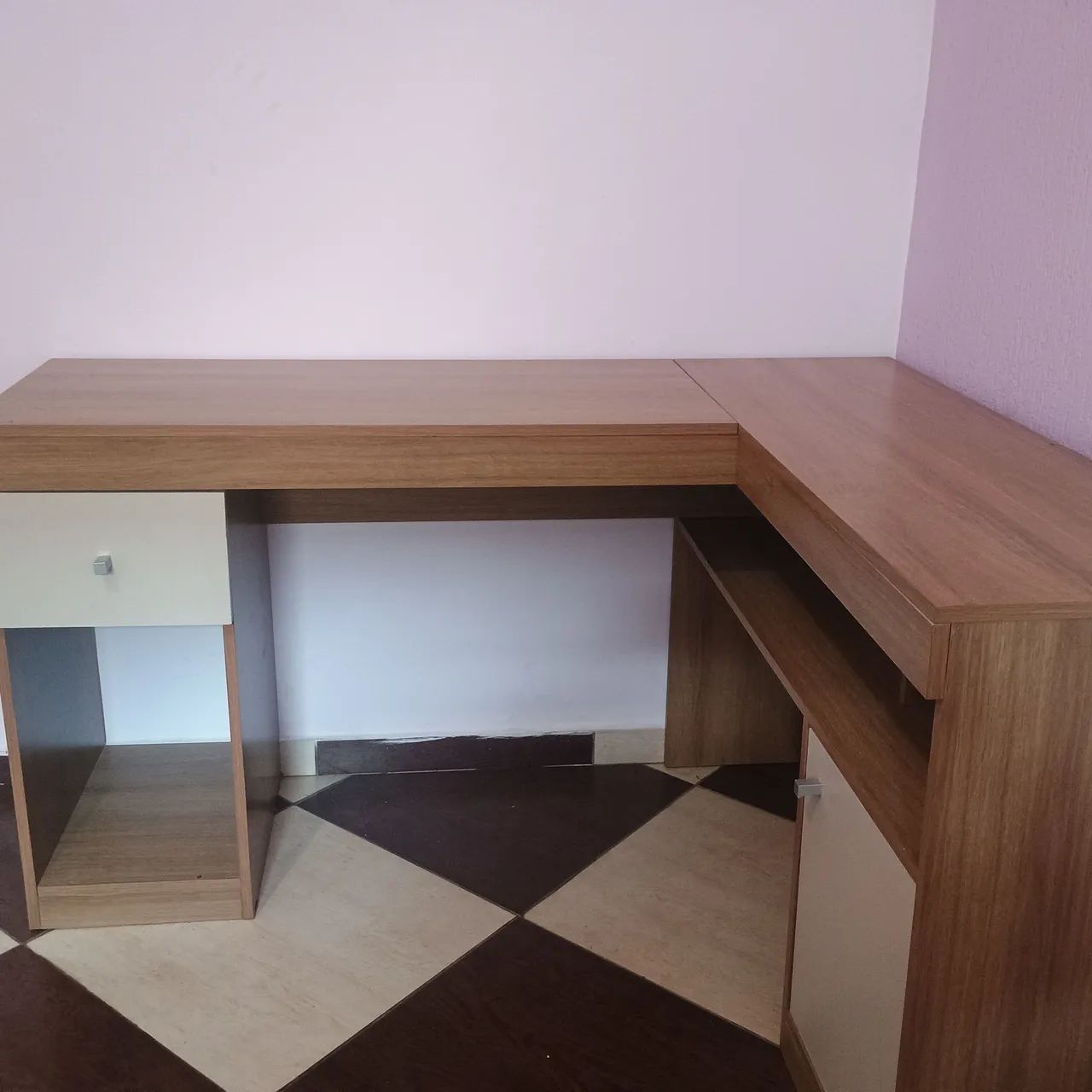 Mesa p/ computador. Em L - Foto 3