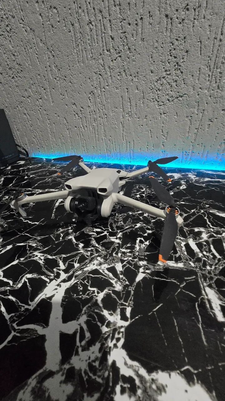 DJI Mini 3 Fly More + 3 baterias + bolsa - Perfeito estado - Foto 2